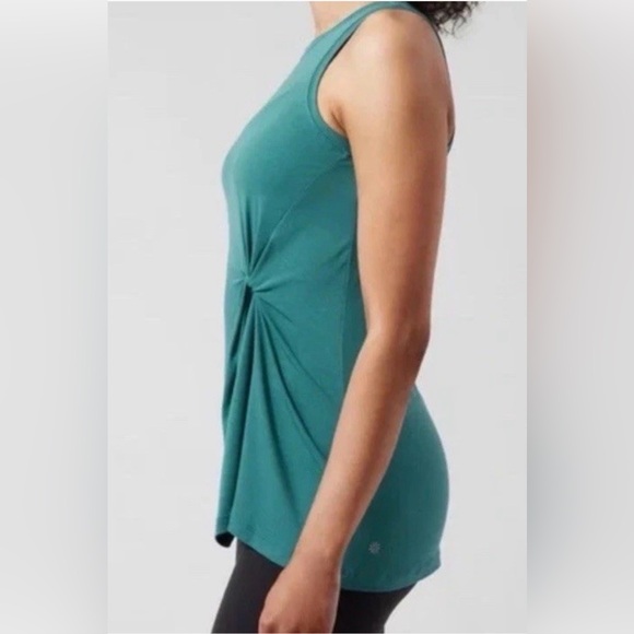 Athleta Radiate Tank Top with Blue Twist size xs - Picture 3 of 9